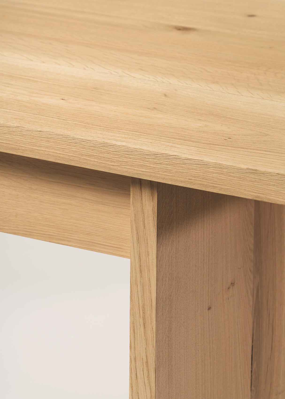 Ernest Desk