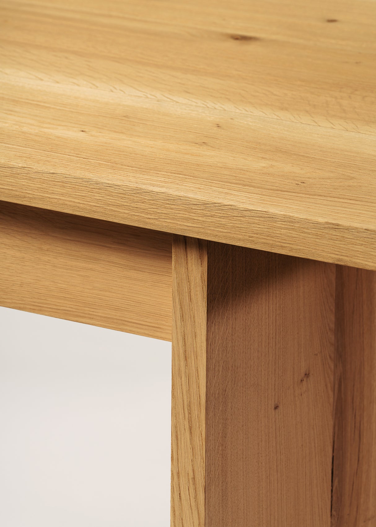 Ernest Desk