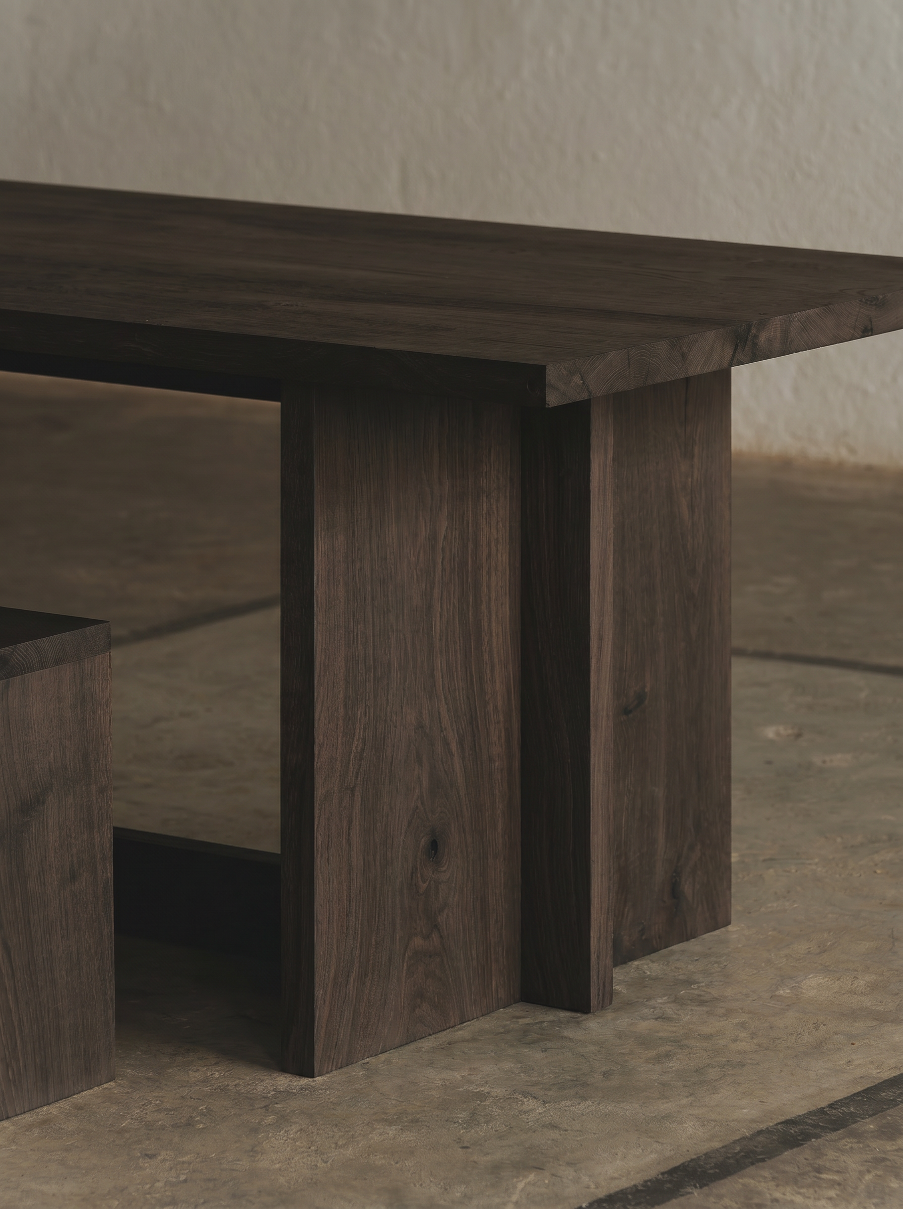 Paris Table