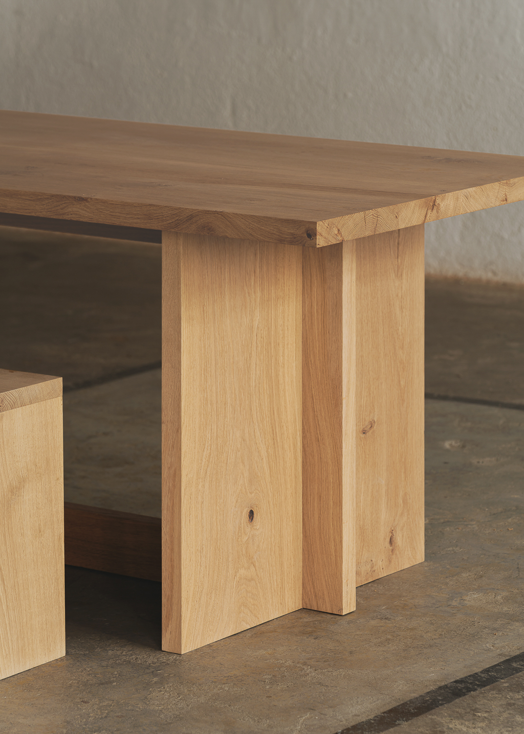 Paris Table